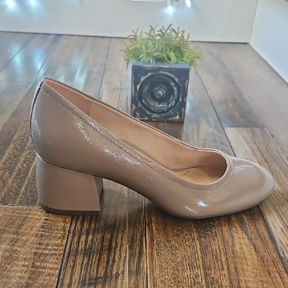 New Vionic Women's Patent Leather Chunky Heel Pumps - Picture 4 of 13
